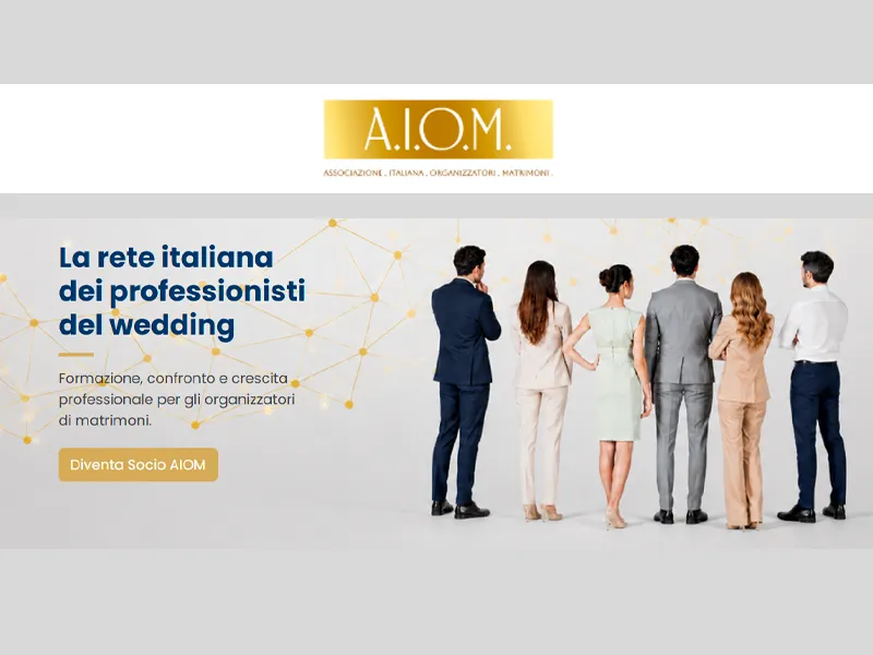 Banco da lavoro artigianale con utensili da ferramenta e falegnameria